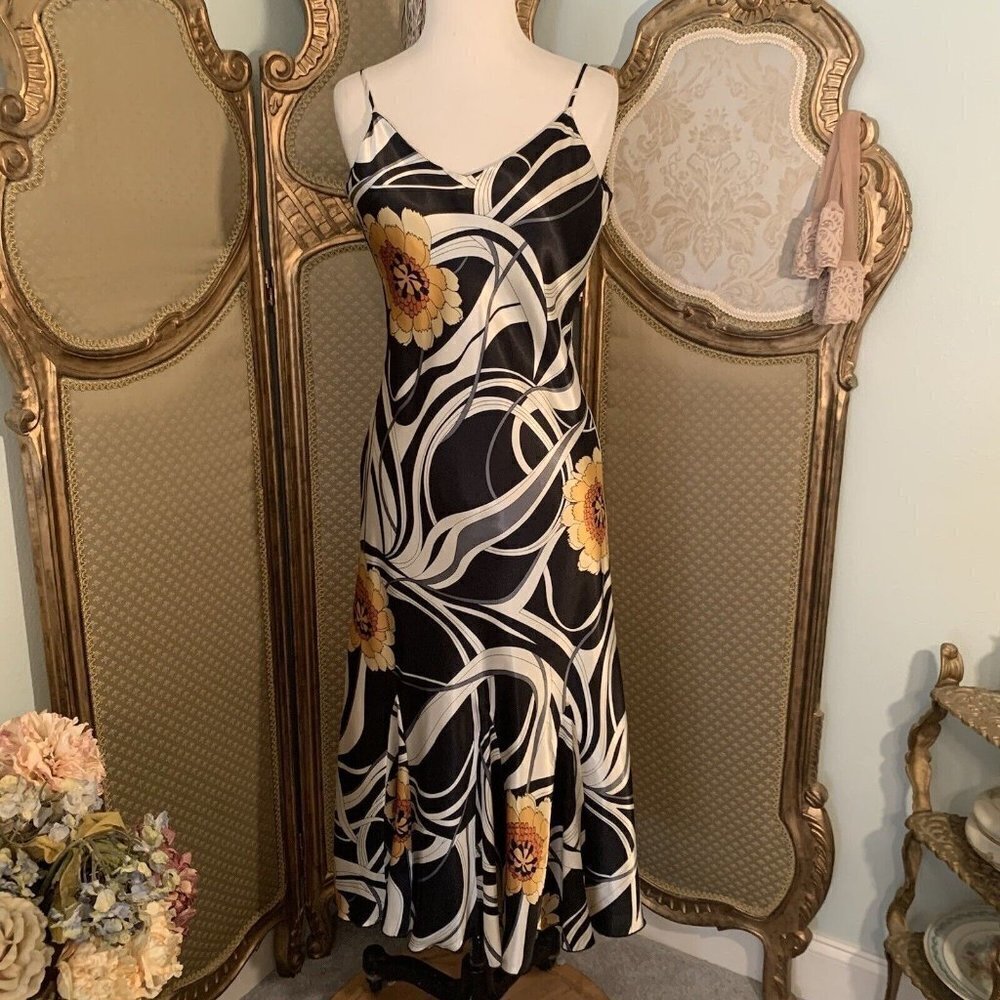 Sharon Max. Size M. Pullover. Lined. Satin. USA. Flounce w/ Gussets. B94